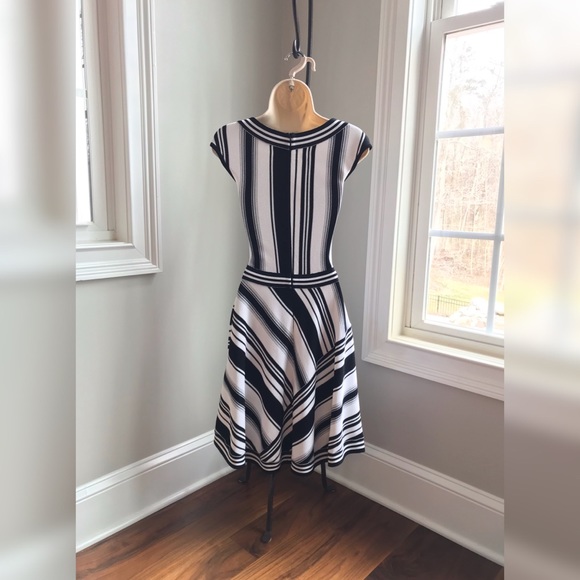 Designer Paula Hian Leila Fit & Flare Dress - Small $1225 LIKE NEW - Picture 4 of 10